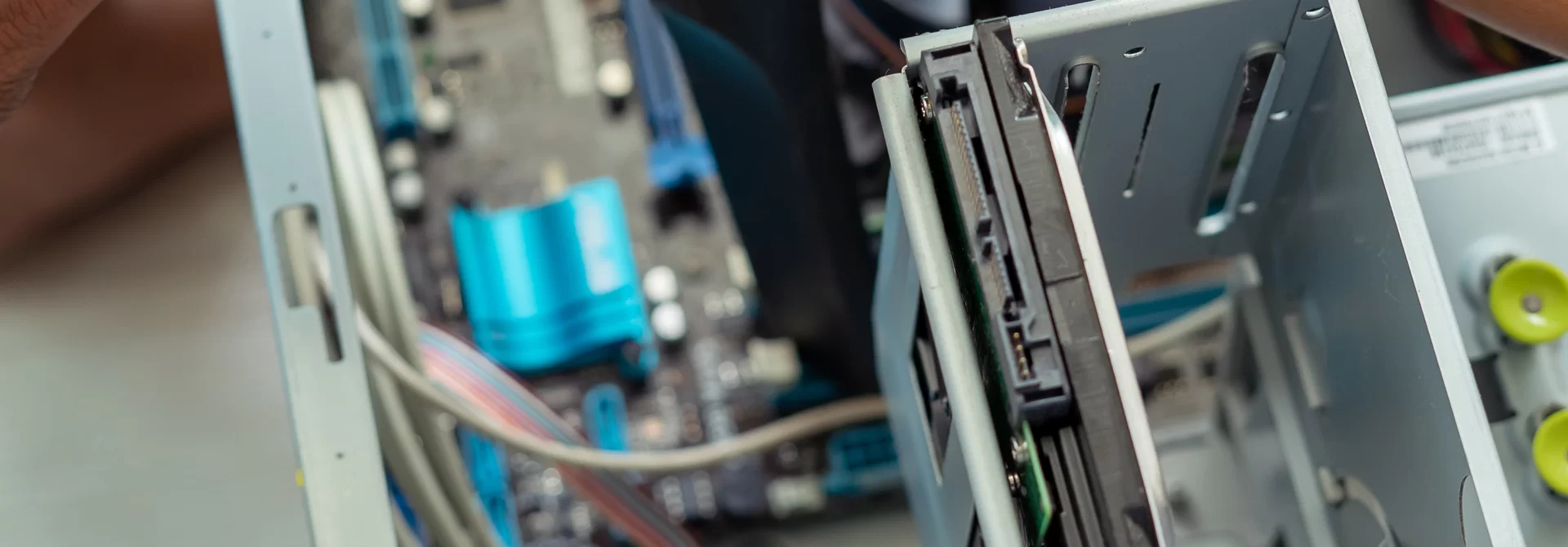 Bilgisayarınızın Ömrünü Uzatın: Pendik'te Profesyonel Bakım ve Temizlik Hizmetleri